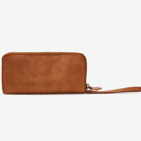 NWOT FREE PEOPLE Distressed Vegan Wallet - Picture 2 of 7